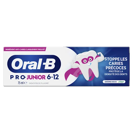 Oral-B Pro-Junior 6-12 tandpasta, met de claim 'Stopt vroege gaatjes en beschermt de dichtheid van de tanden'.