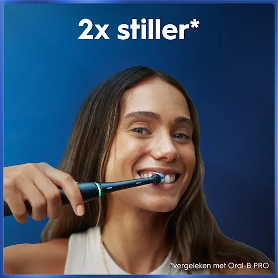 Oral-B iO Series 5N Black Electric Toothbrush + 4 Refills