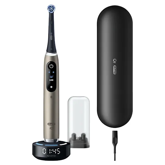 Oral-B iO 10 Ultimate Lunar Gold elektrische tandenborstel, special edition, met oplaad etui en iOsense magnetische oplader.