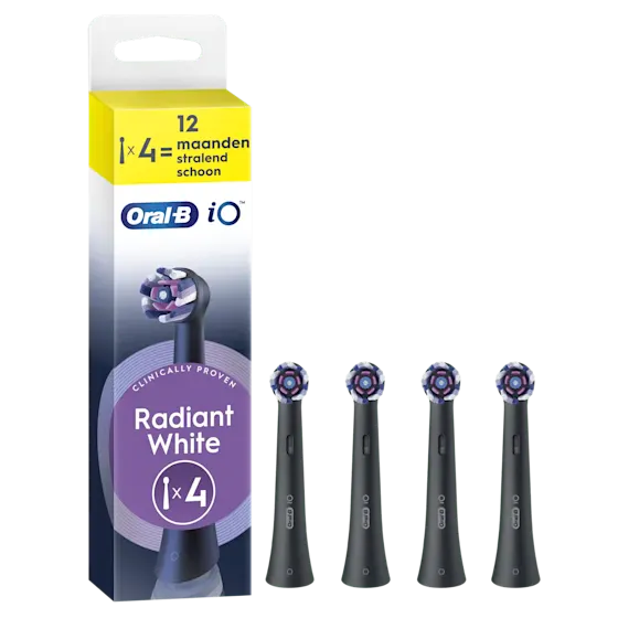 Oral-B iO Radiant White opzetborstels (4 stuks), verpakking toont 1x4 = 12 maanden stralend schoon.