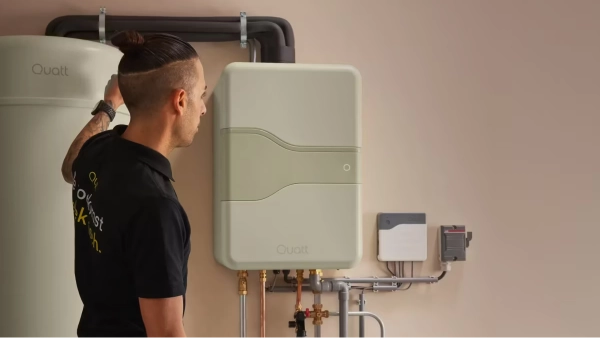 Quatt 7kw all electric met boilervat wordt gecontroleerd door installateur