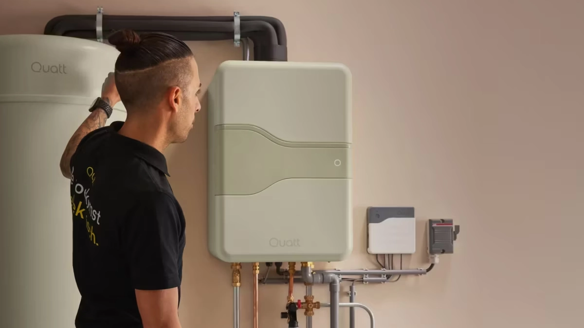 Quatt 7kw all electric met boilervat wordt gecontroleerd door installateur