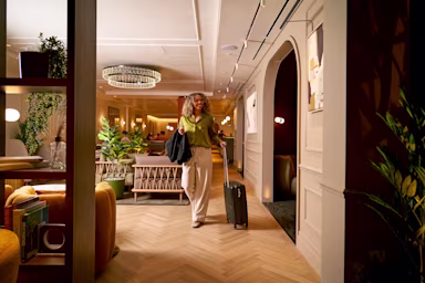 Industries → Airport Experiences