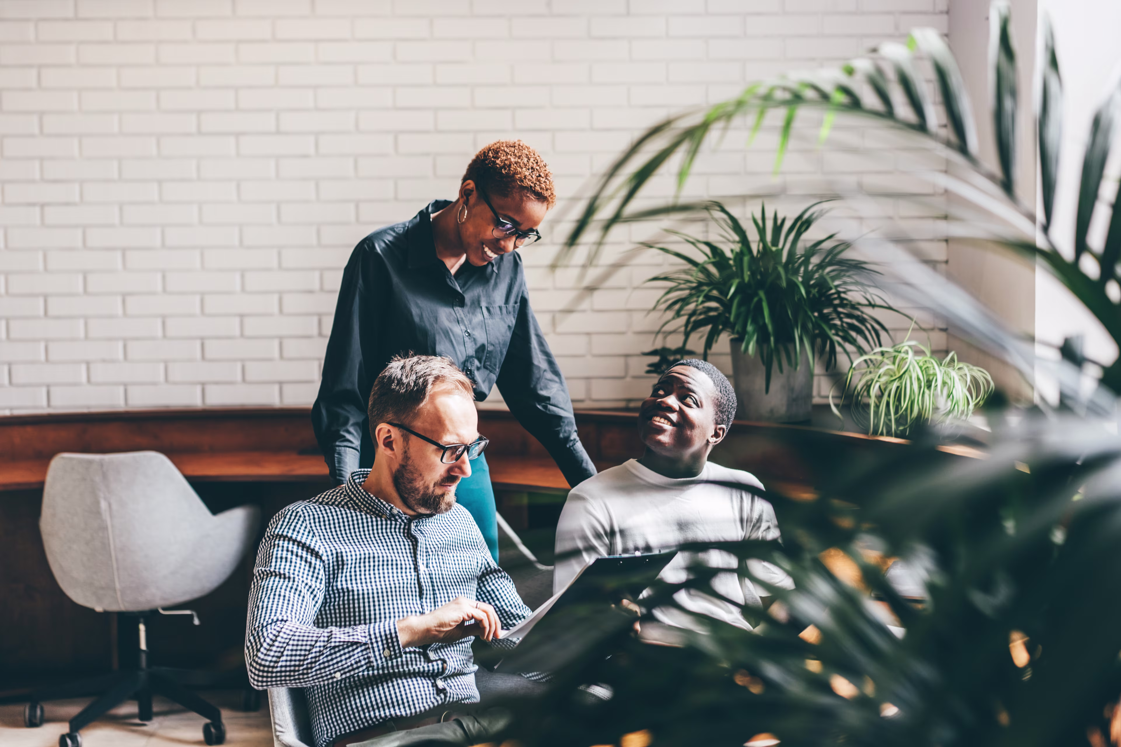 colleagues-working-collaboratively