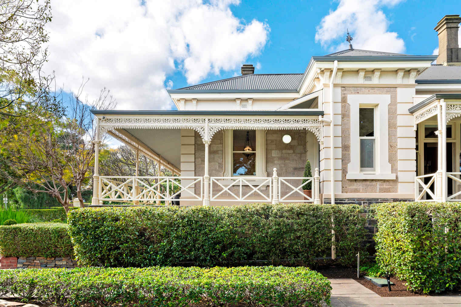 Inside Story Toop Toop