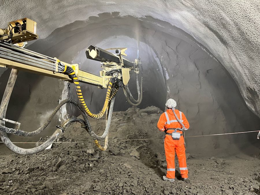 Sprayed concrete application inside a tunnel — Normet process in action