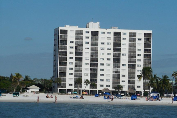 Sunset Inium Florida Real Estate Vip Realty Group Inc Outstanding Sunset Inium Is Located On The White Sands Of Fort Myers Beach With Ustructed Views Gulf Mexico