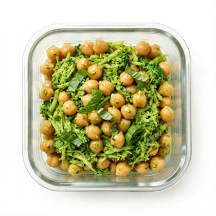 Garbanzos con brócoli al pesto
