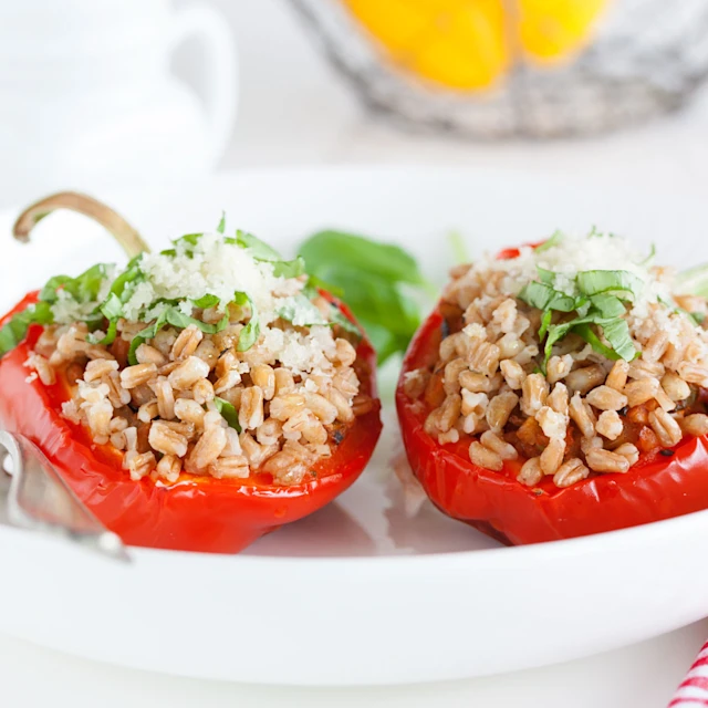 Recta de tomates relleno de arroz integral y caballa