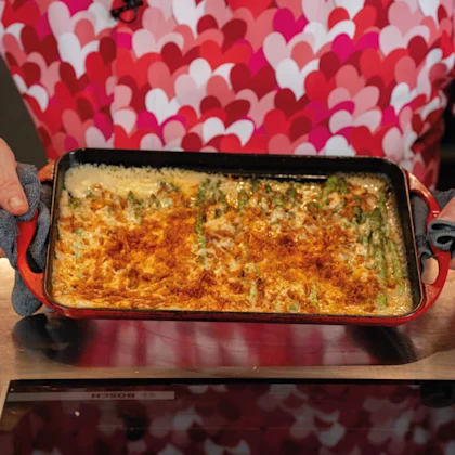 Espárragos verdes con salsa soubisse de pollo - Receta de Alberto Chicote en Alcampo