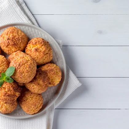 Magdalenas casera de plátano y manzana