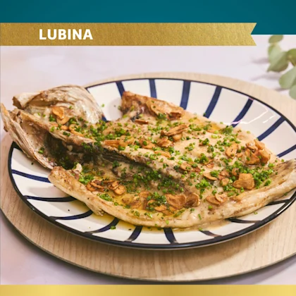 Receta lubina al horno con refrito de ajos