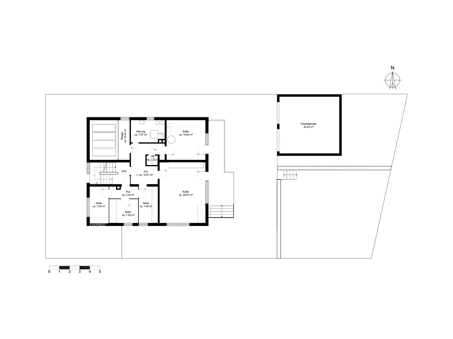 Grundriss eines Wohnhauses mit mehreren Zimmern und einem separaten Raum im Garten.