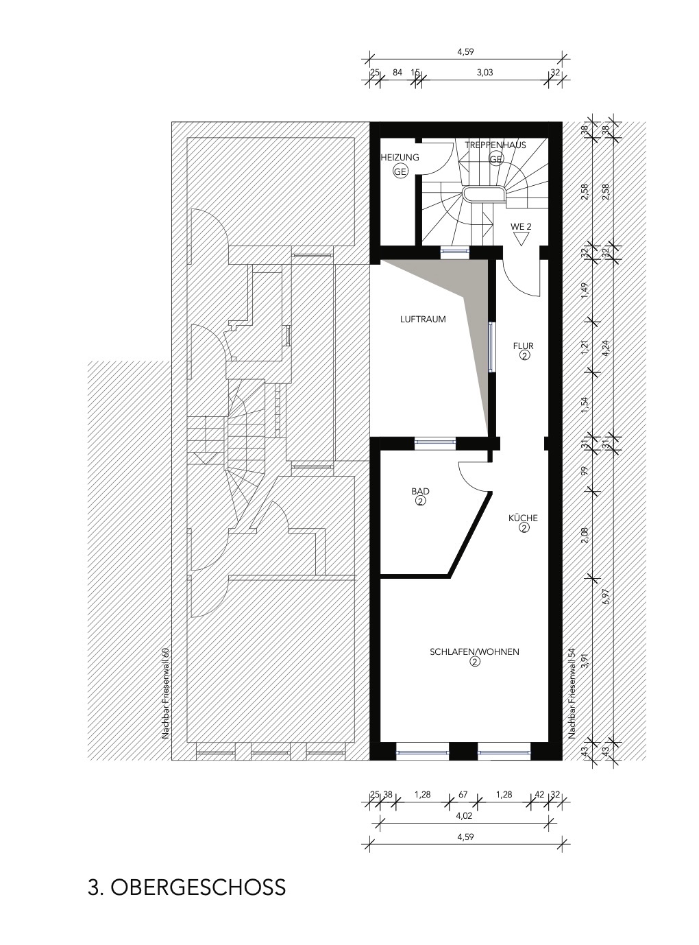 Grundriss eines 3. Obergeschosses mit Bad, Küche, Schlaf-/Wohnbereich und Treppenhaus.