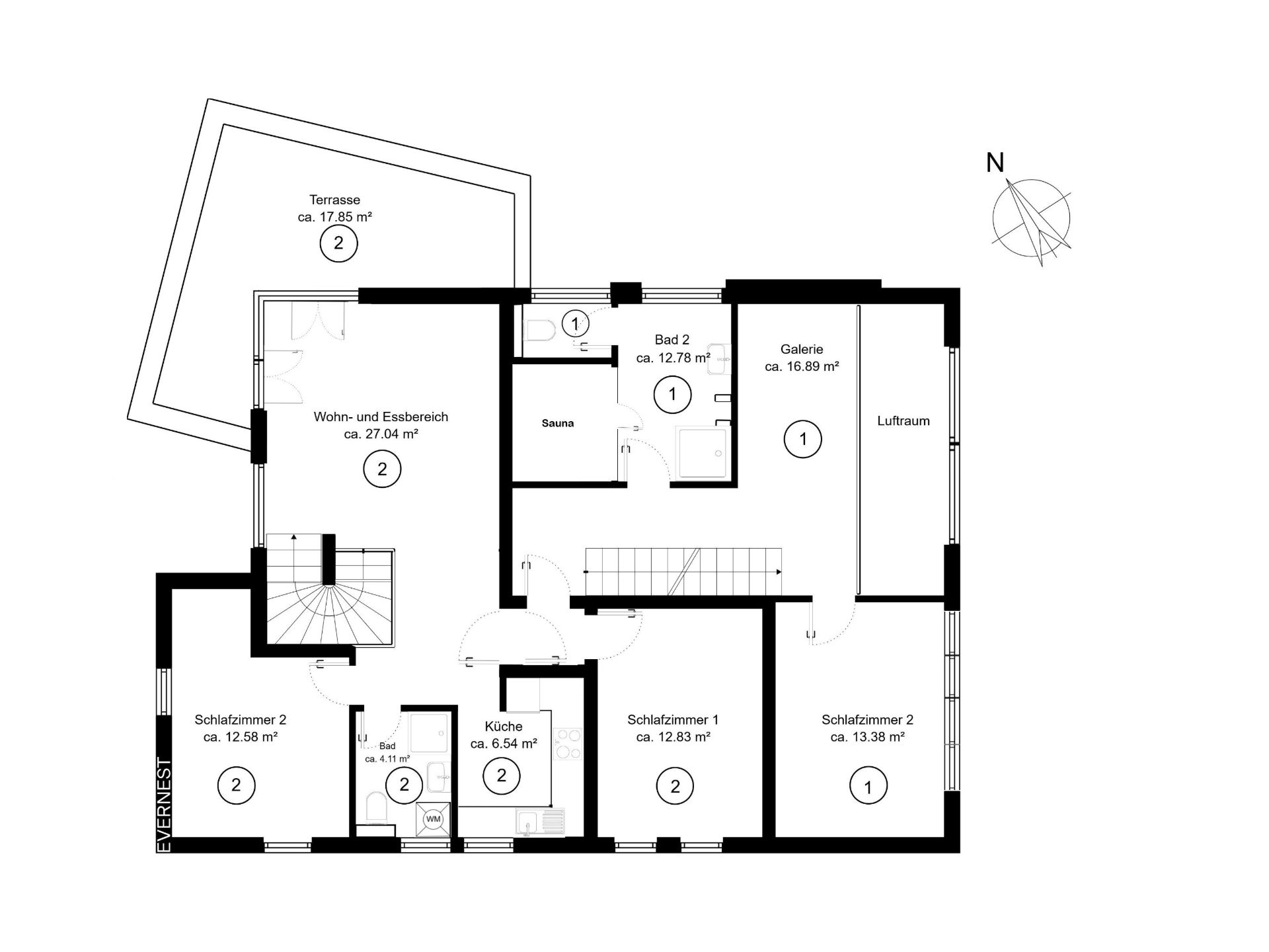 Grundriss eines Hauses mit Wohn-, Essbereich, Terrasse, drei Schlafzimmern, zwei Bädern und Küche.