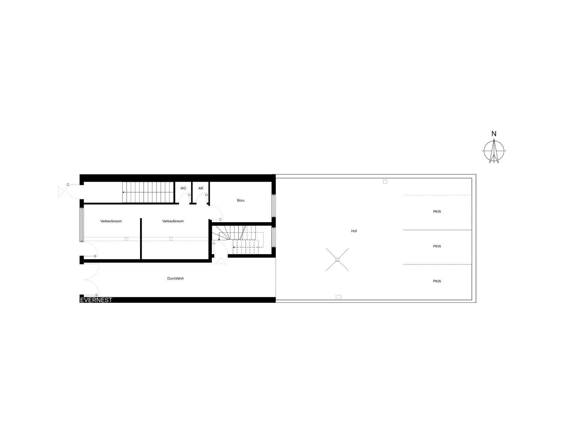 Grundriss eines Geschosses mit mehreren Räumen, Flur, WC und großem Bereich für PKW.