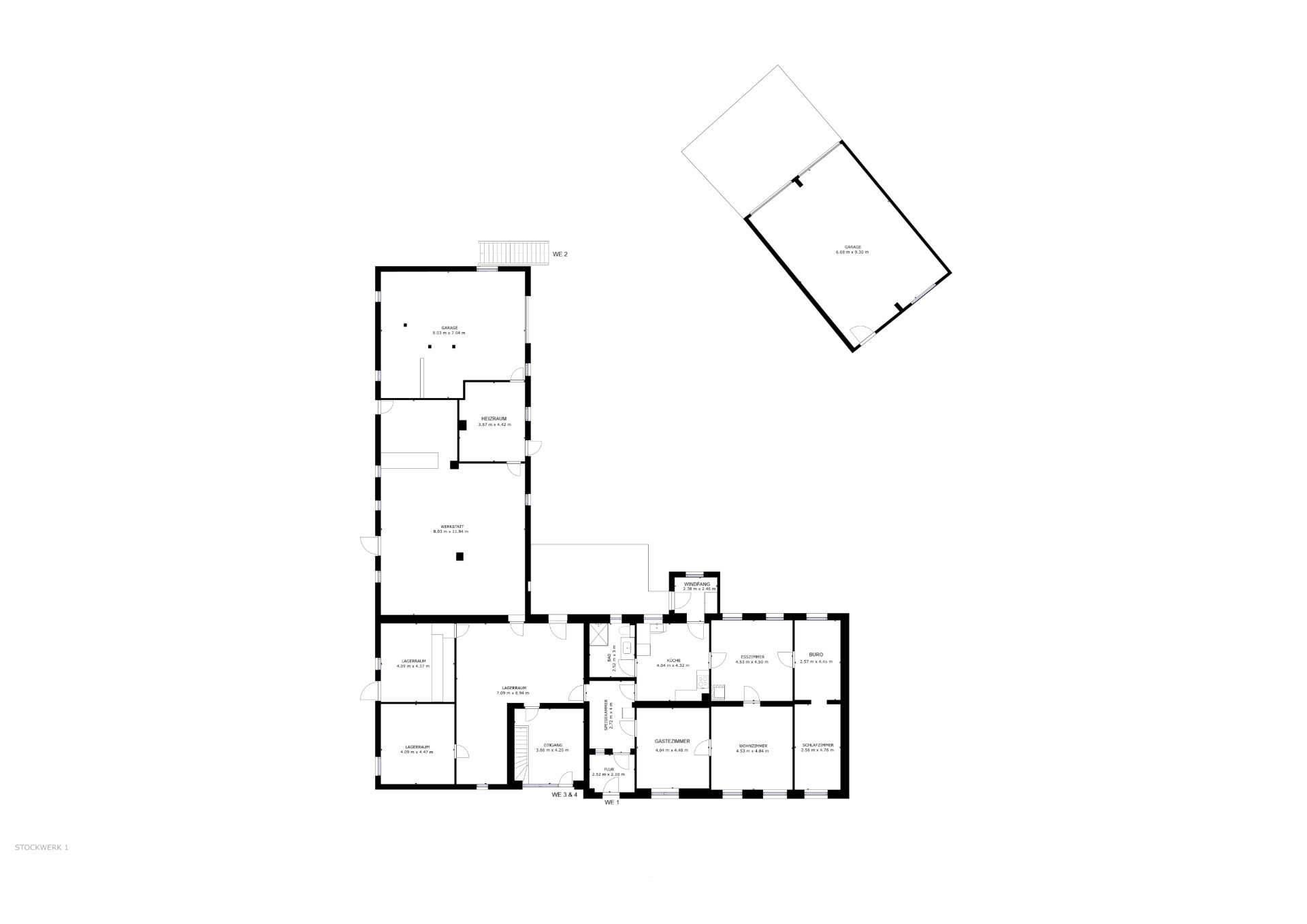 Grundriss eines Wohnhauses mit mehreren Zimmern und separatem Gebäude oben rechts.