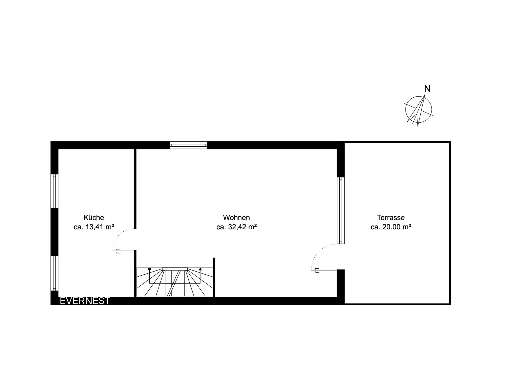 Grundriss mit Küche, Wohnbereich, Terrasse und Treppe, Maße sind eingezeichnet.