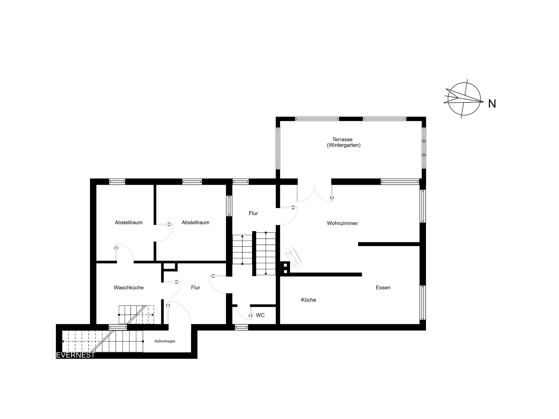 Grundriss mit Wohnzimmer, Küche, Essen, Terrasse, Abstellräumen, Waschküche, Flur und WC.