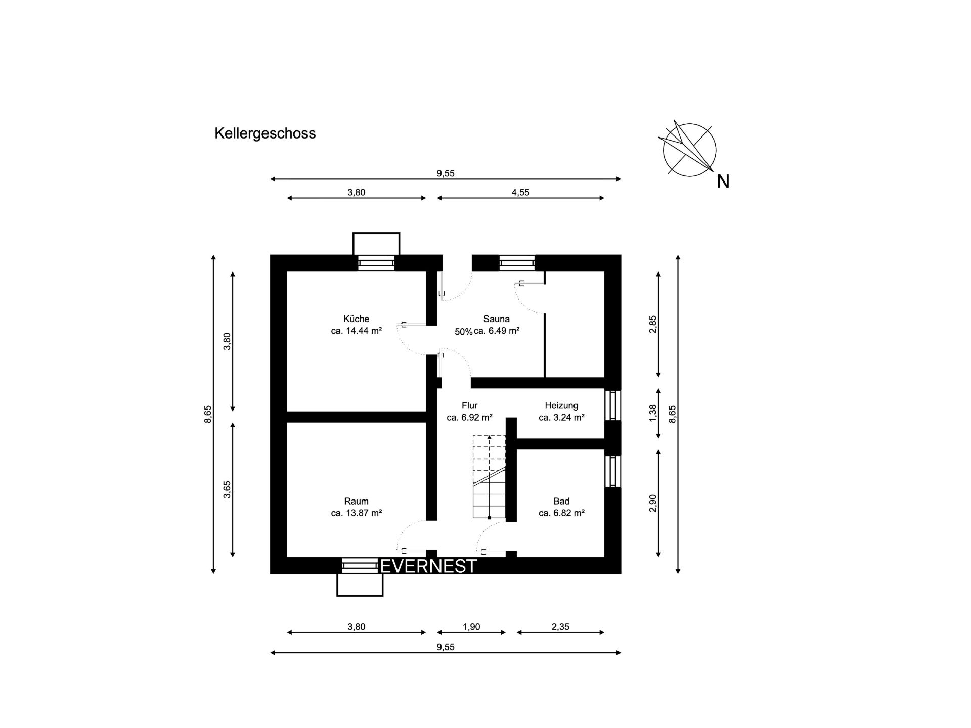 Grundriss eines Kellers mit Küche, Sauna, Bad, Heizungsraum, Flur und weiterem Raum.