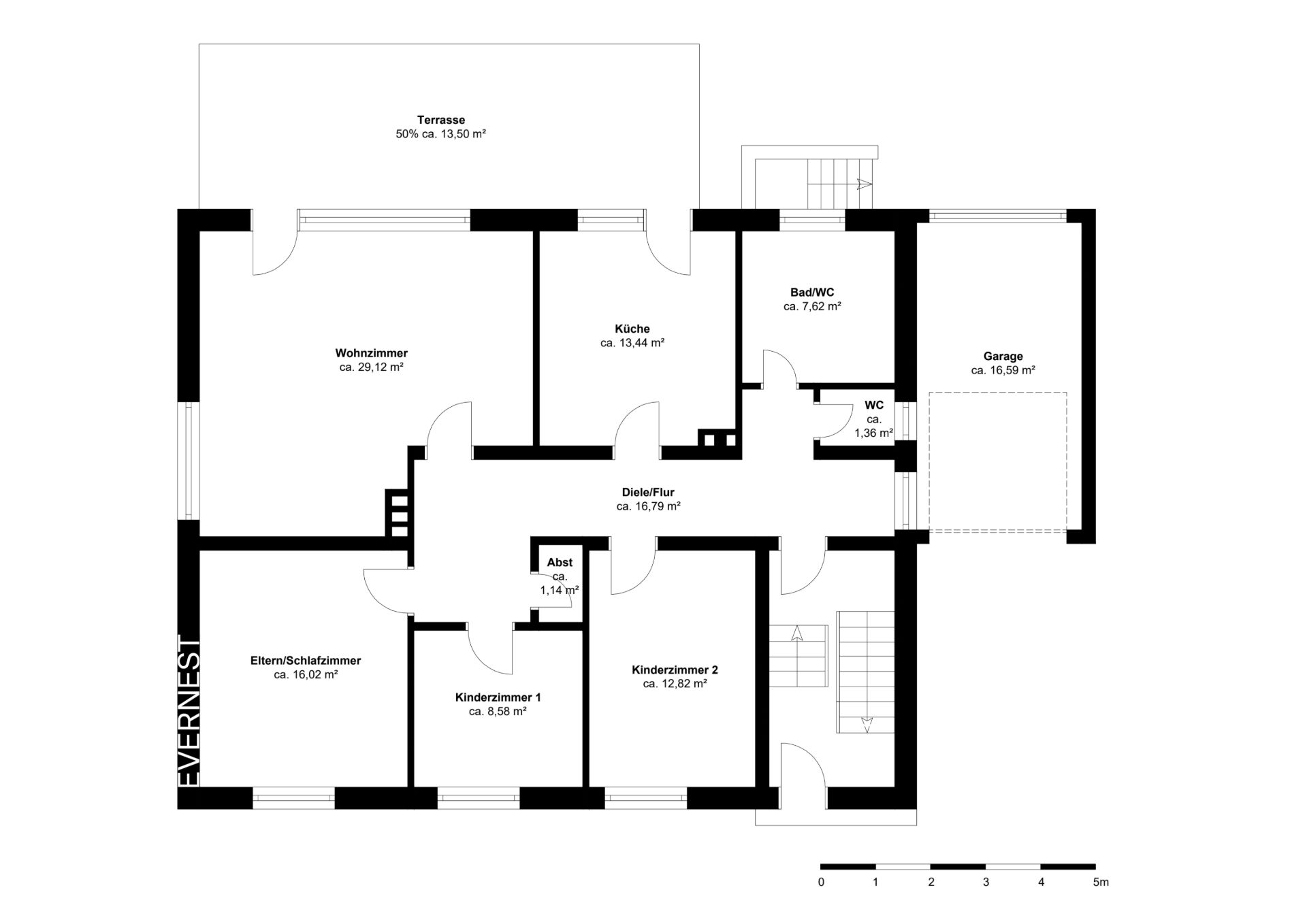Grundriss eines Hauses mit Wohnzimmer, Küche, Schlafzimmern, Bad, Garage und Terrasse.