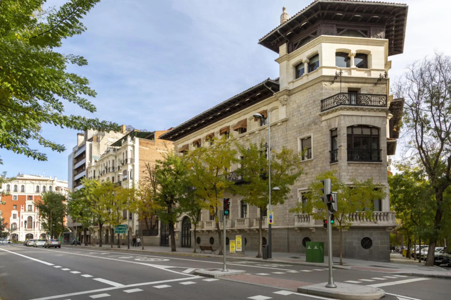 Imagen Colegio Ingenieros de Caminos en barrio Almagro