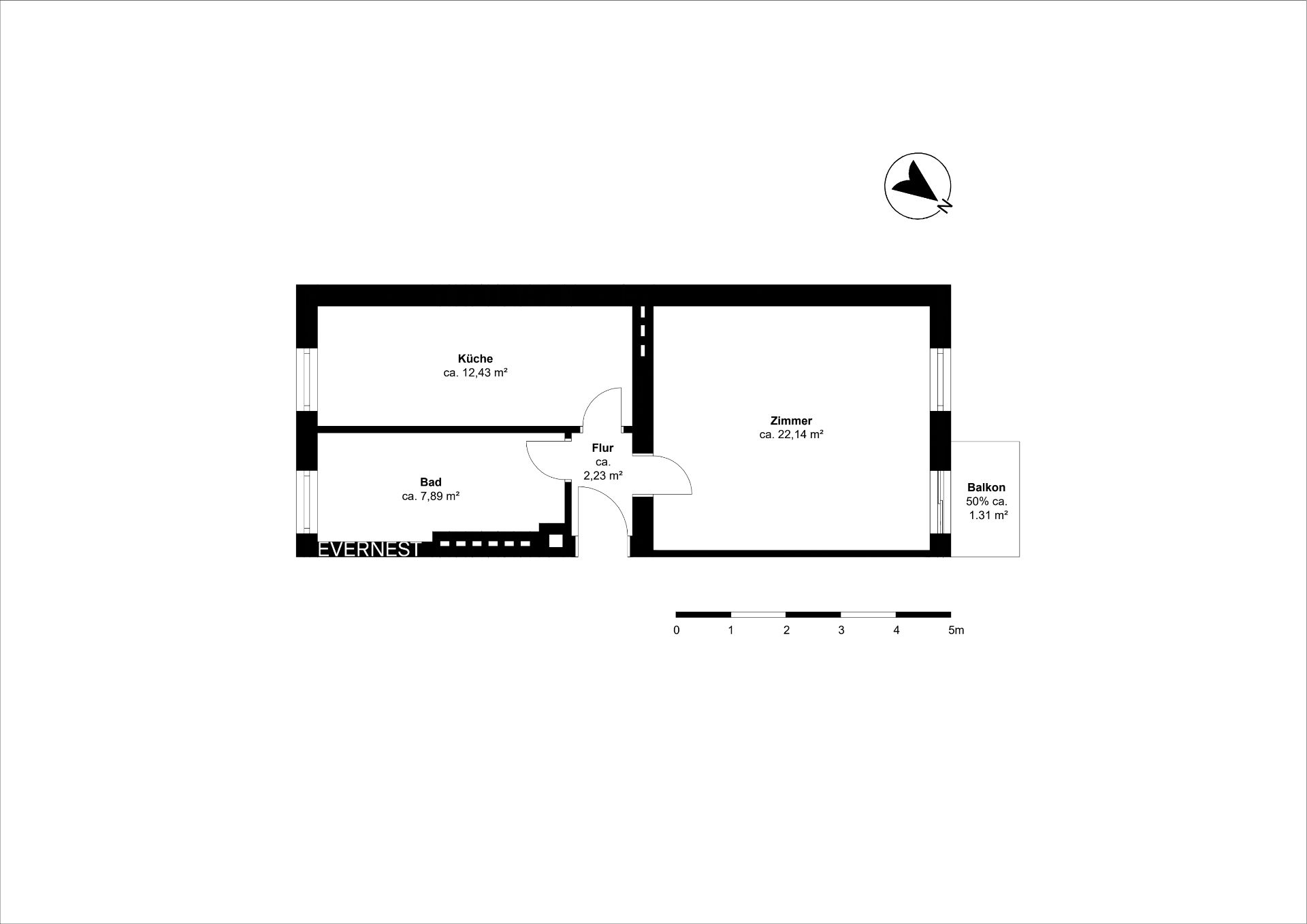 Grundriss einer Wohnung mit Zimmer, Küche, Bad, Flur und kleinem Balkon.