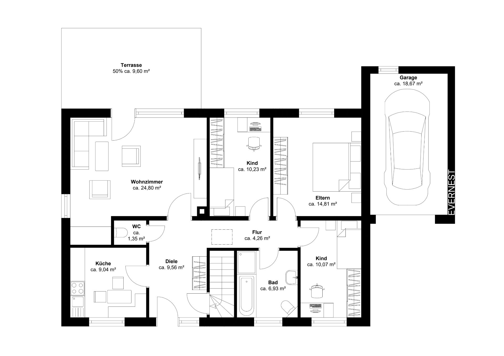 Grundriss eines Wohnhauses mit Wohnzimmer, Küche, Bad, WC, drei Schlafzimmern, Terrasse und Garage.