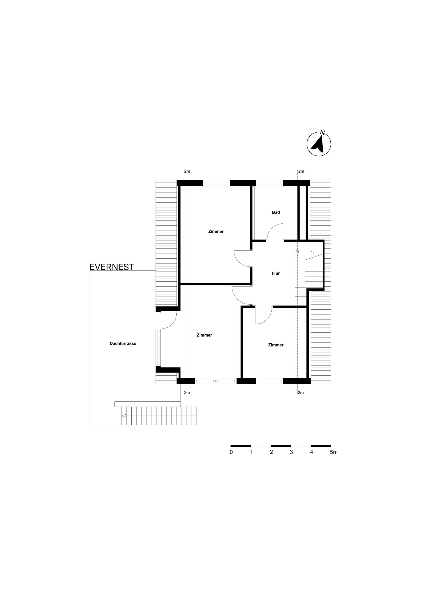 Grundriss mit drei Zimmern, Bad, Flur und großer Dachterrasse.
