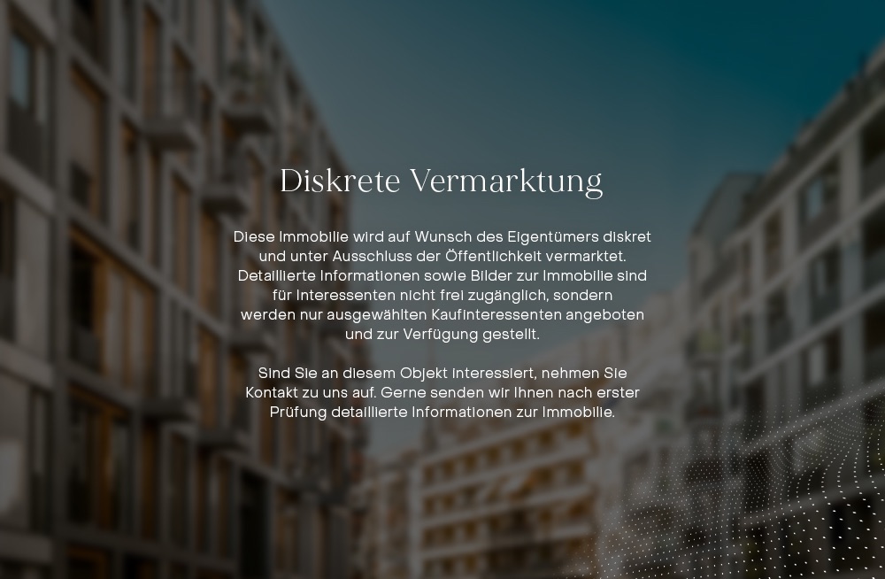 Zwei unscharfe Wohngebäude mit Text über diskrete Vermarktung in der Bildmitte.