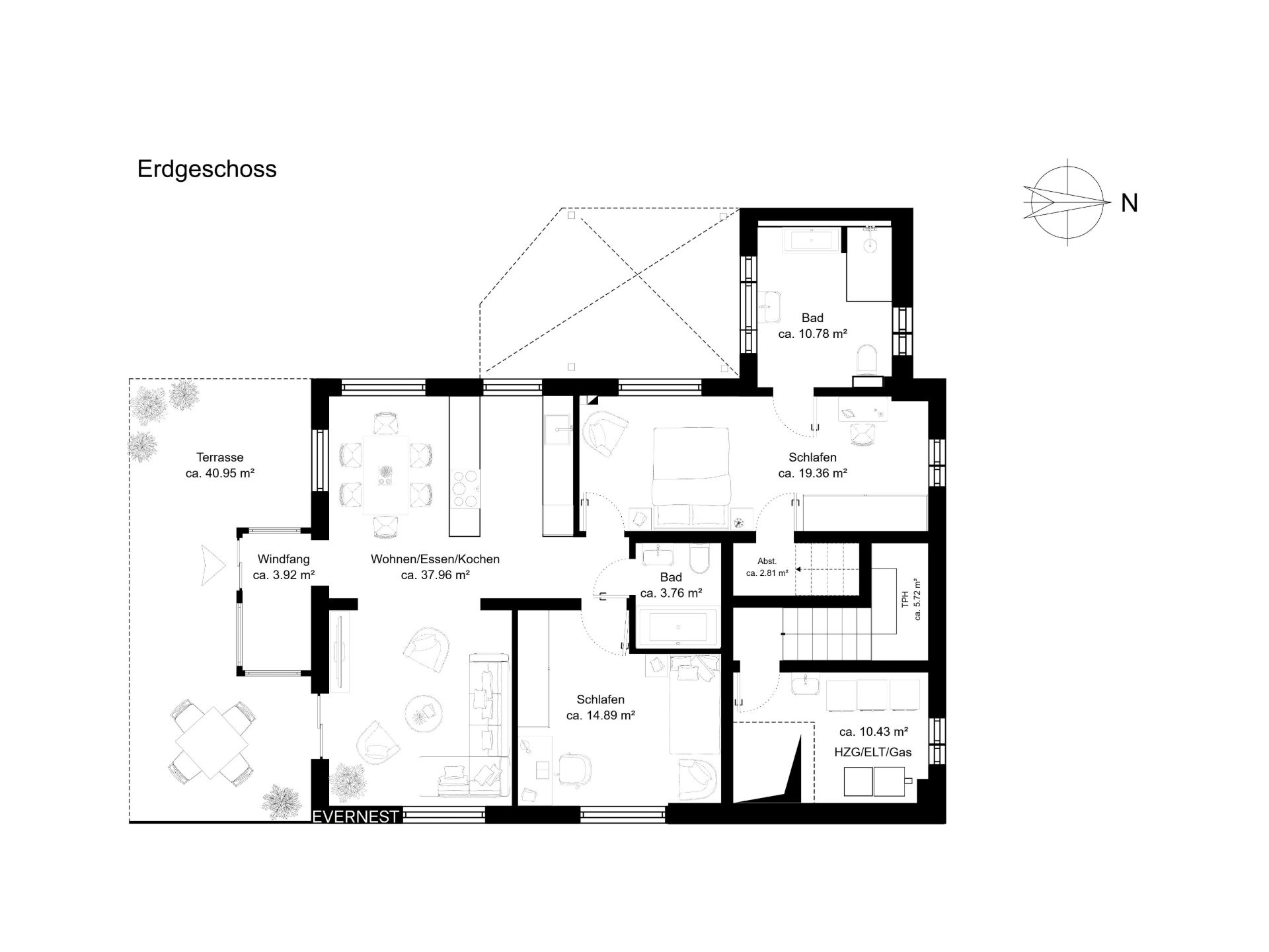 Grundriss des Erdgeschosses mit Wohnbereich, zwei Schlafzimmern, zwei Bädern und Terrasse.