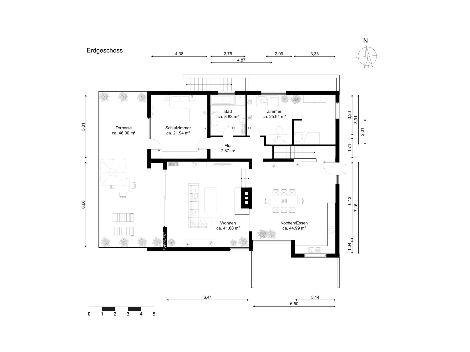 Grundriss des Erdgeschosses eines Hauses mit Terrasse, Schlafzimmer, Bad, Zimmer, Wohnen und Kochen/Essen.