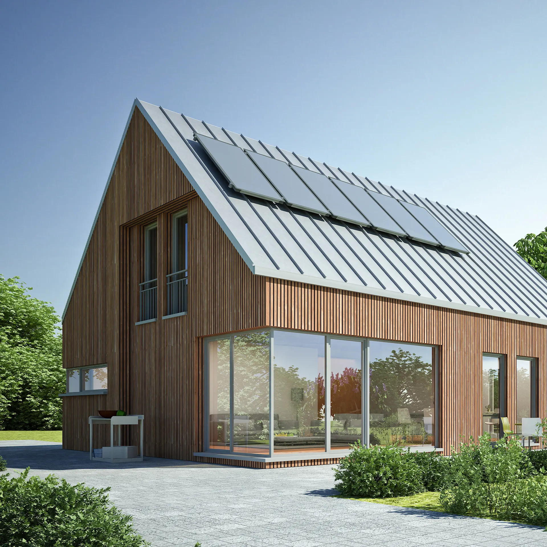 Modernes Wohnhaus mit Holzfassade, großen Fenstern und Solarpaneelen auf dem Dach.