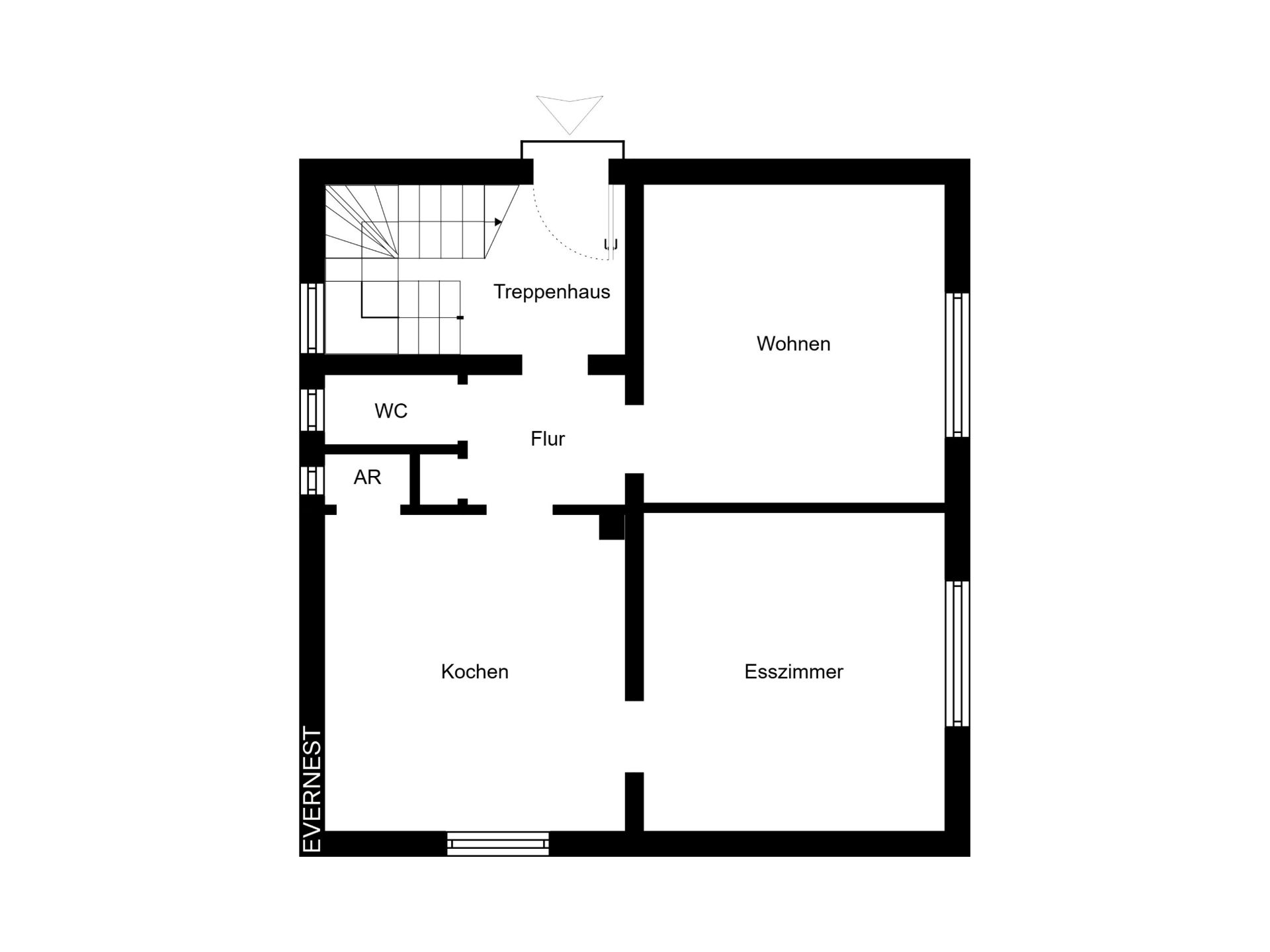Grundriss mit Küche, Wohnzimmer, Esszimmer, Flur, WC, Abstellraum und Treppenhaus.
