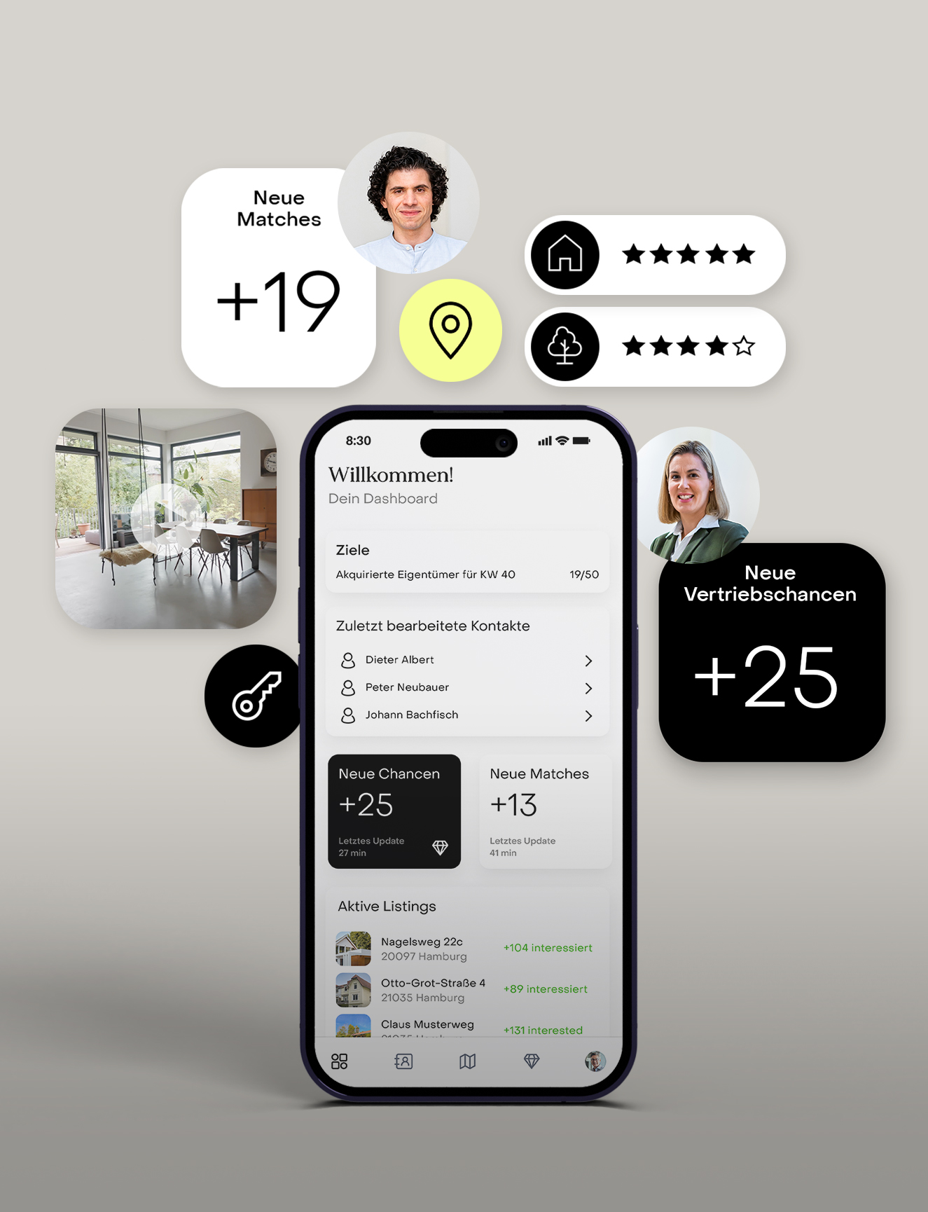 Smartphone mit Immobilien-App und Statistikelementen, daneben modernes Wohn-Esszimmer mit großen Fenstern.