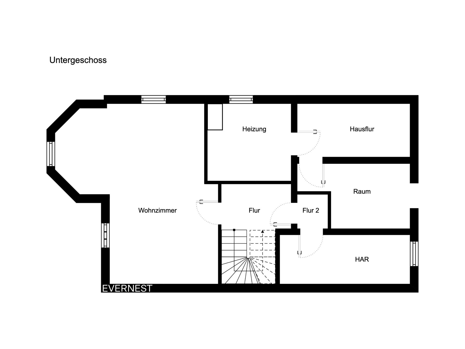 Grundriss vom Untergeschoss mit Wohnzimmer, Heizungsraum, Fluren, HAR und weiterem Raum.