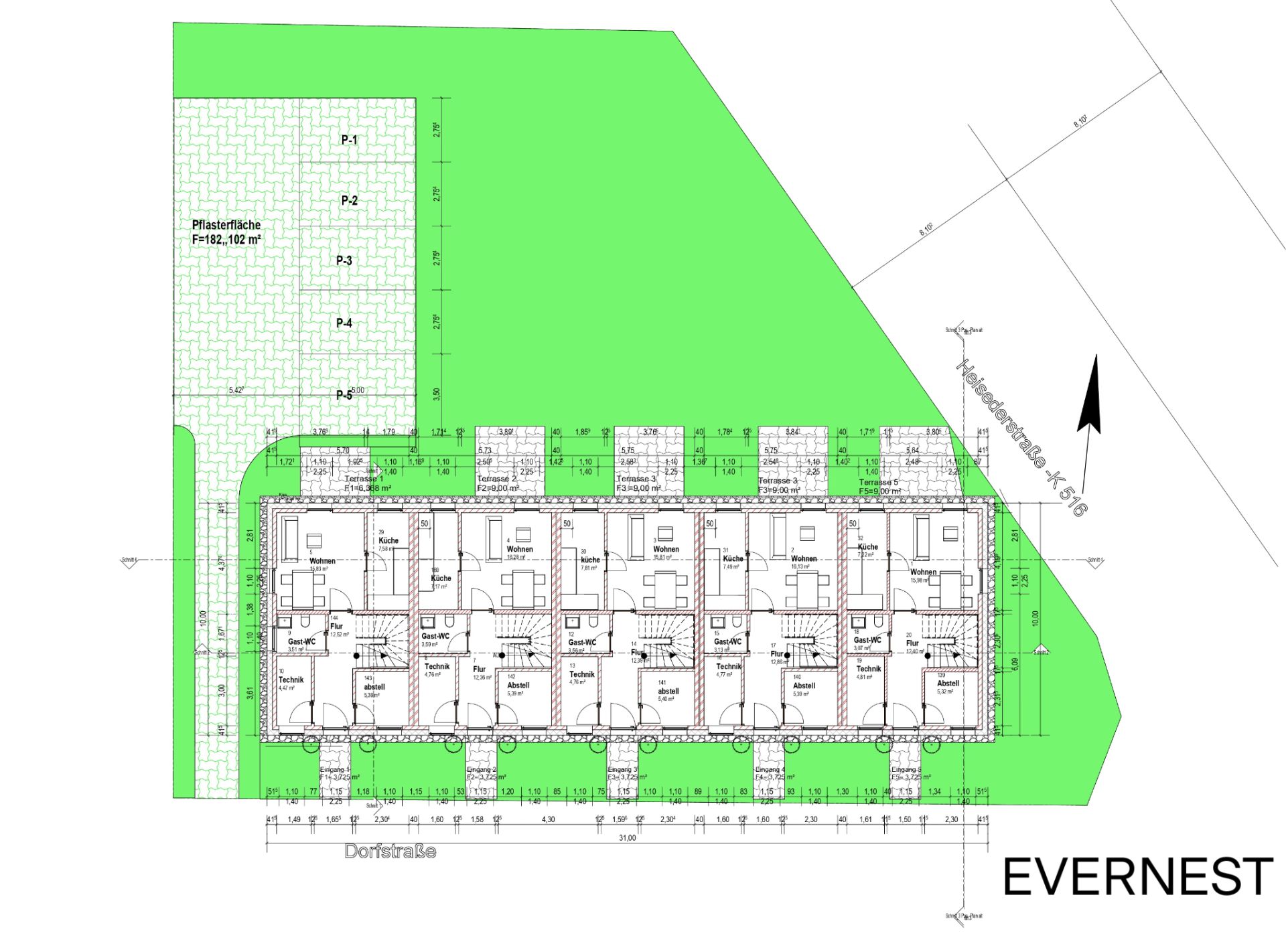 Grundriss eines Wohngebäudes mit mehreren Wohnungen und Gartenbereichen.