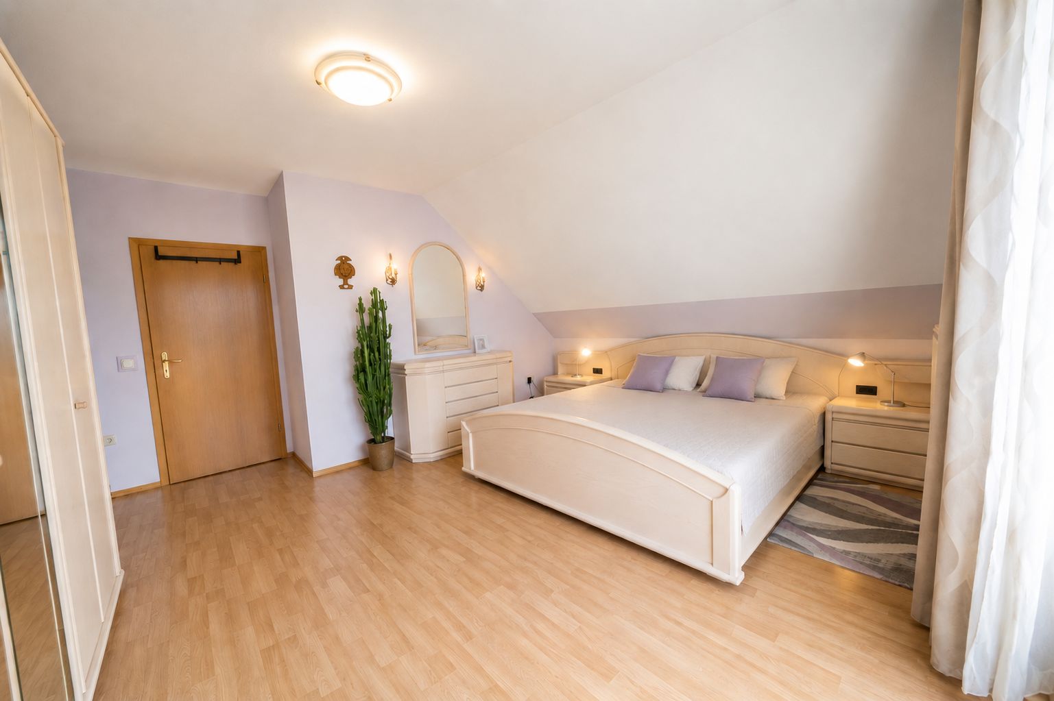 Schlafzimmer (2. OG)