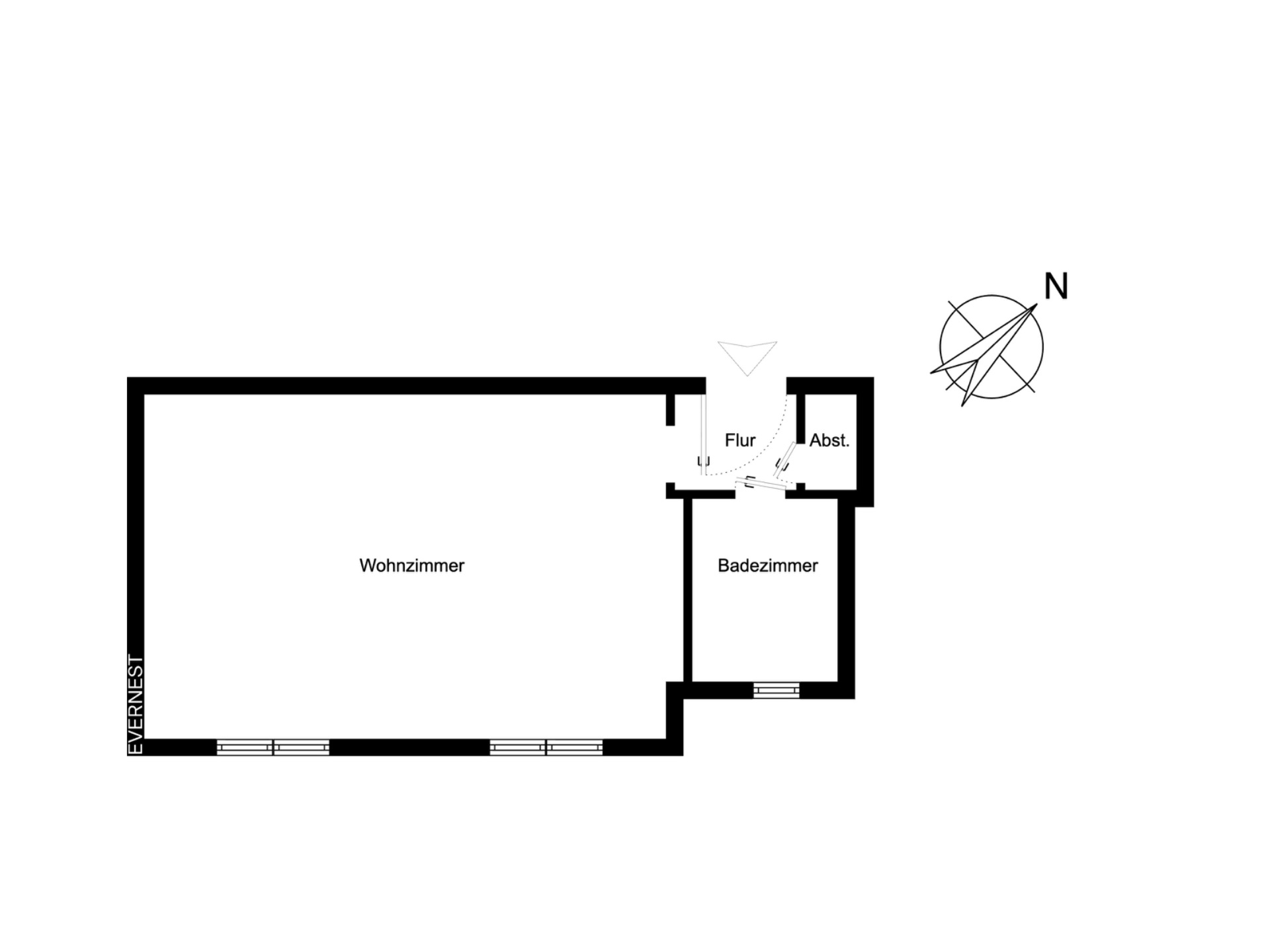 Grundriss mit Wohnzimmer, Badezimmer, Flur und Abstellraum, Himmelsrichtung oben rechts.
