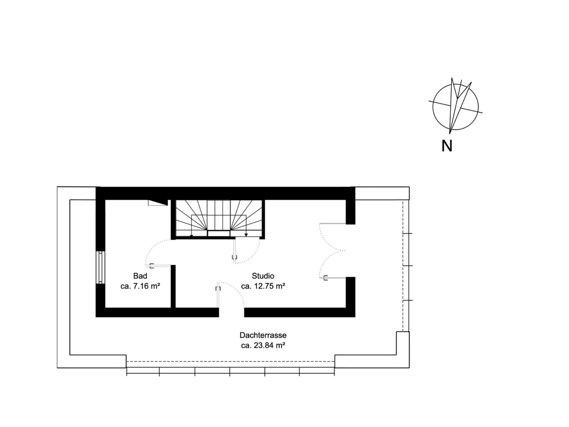 Grundriss mit Bad, Studio und großer Dachterrasse, Räume sind mit Flächenangaben markiert.