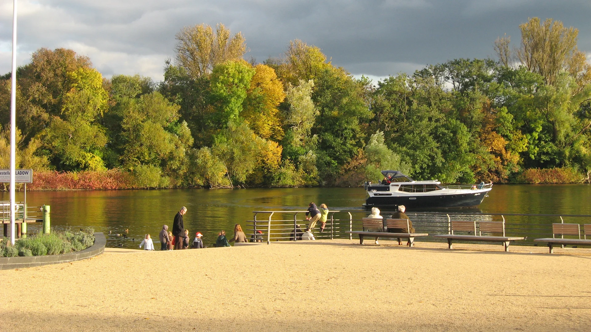 Berlin Kladow See Wald Schiff, Copyright: Karl-Heinz Liebisch / pixelio.de