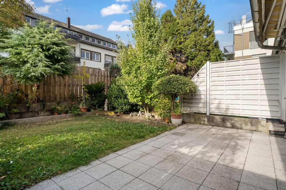 Gepflegter Garten mit Terrasse