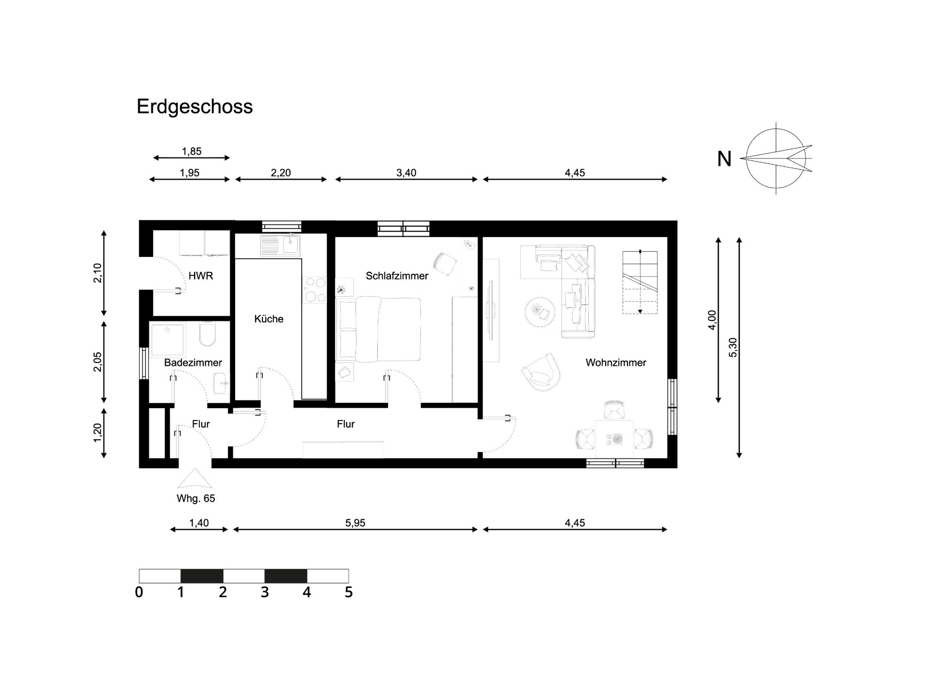 Grundriss des Erdgeschosses mit Wohnzimmer, Schlafzimmer, Küche, Bad und Flur.