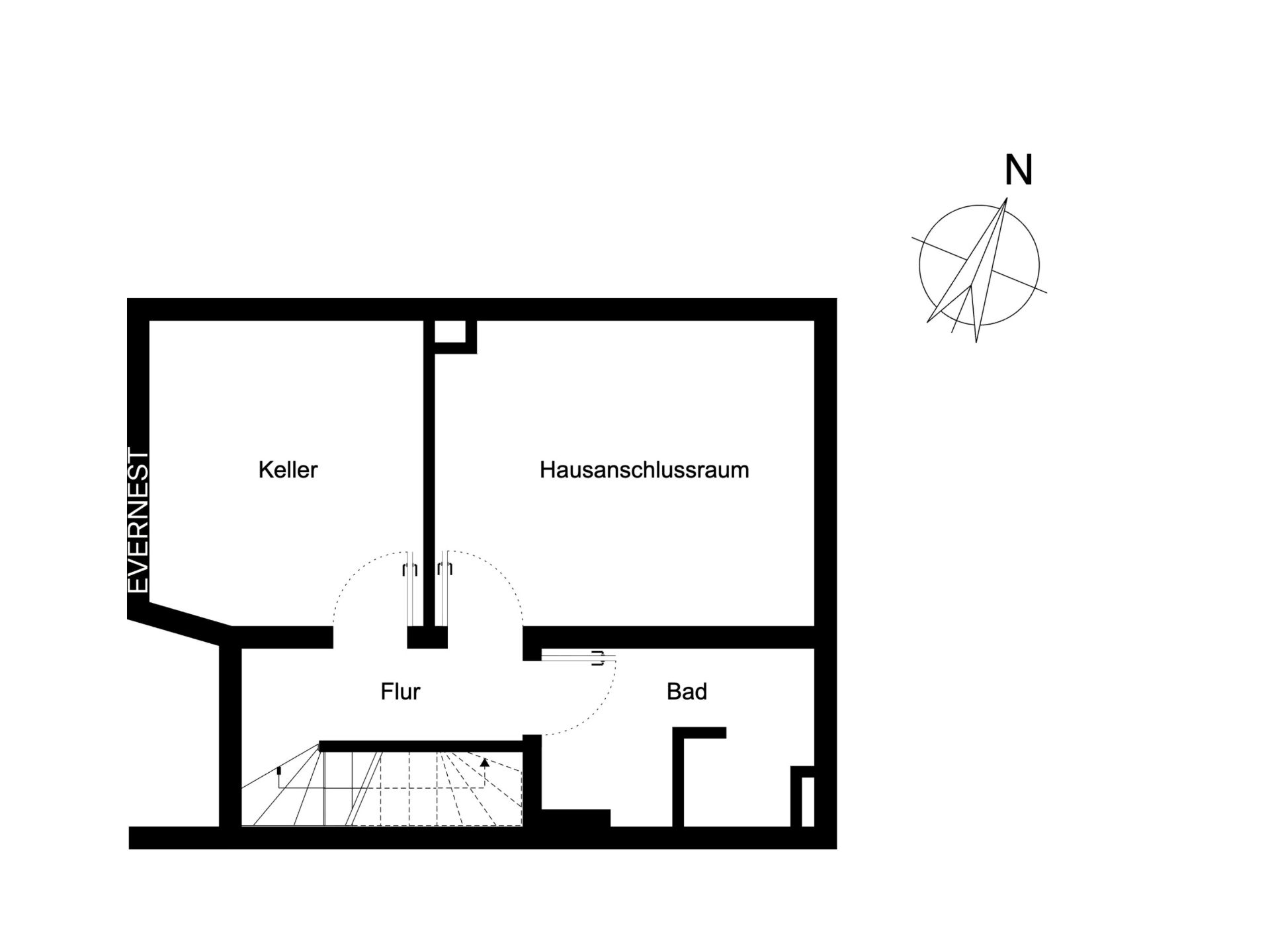 Grundriss mit Keller, Hausanschlussraum, Flur und Bad, Kompass oben rechts.