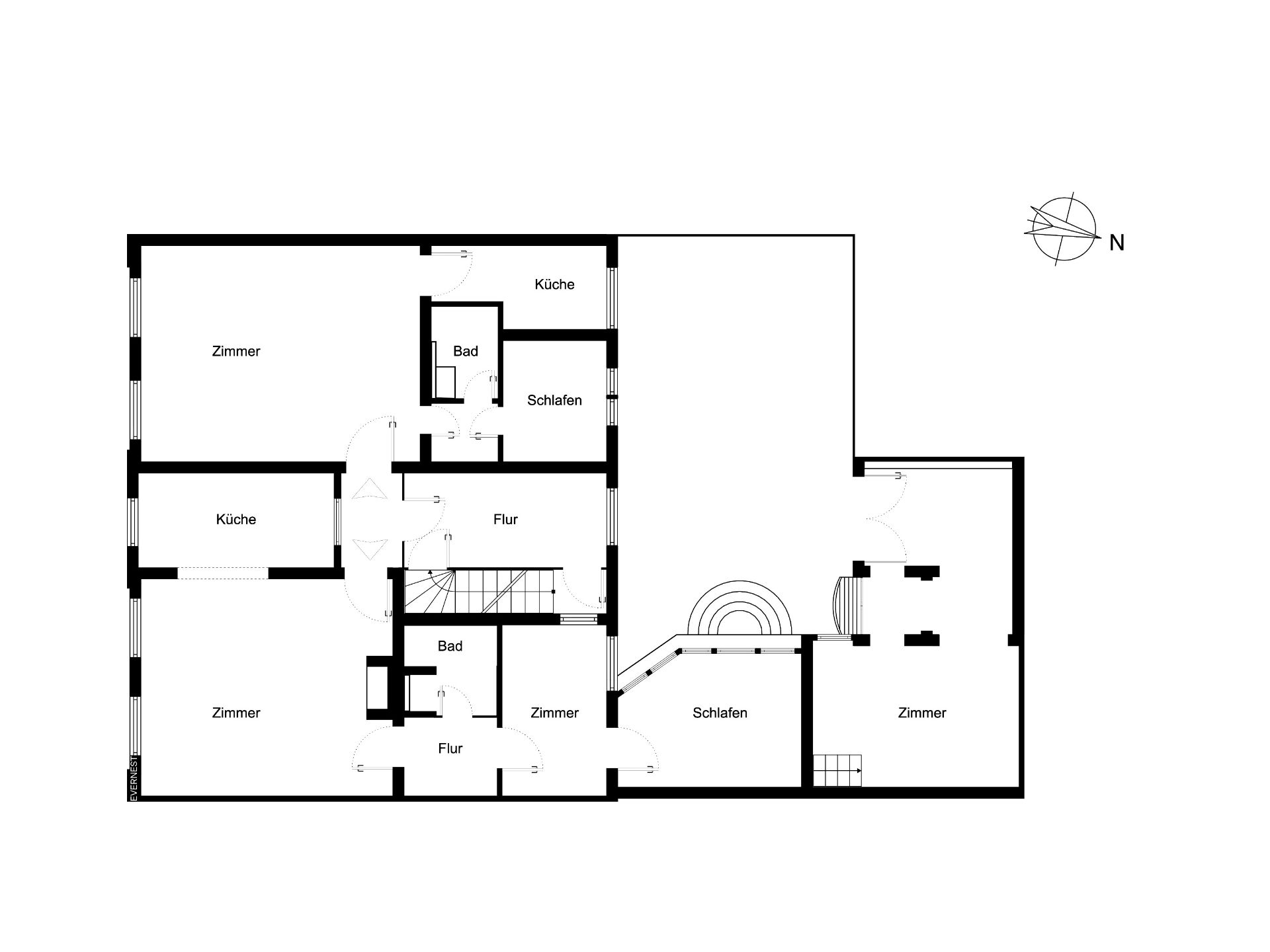 Grundriss einer Wohnung mit mehreren Zimmern, Küchen, Bädern und Fluren.