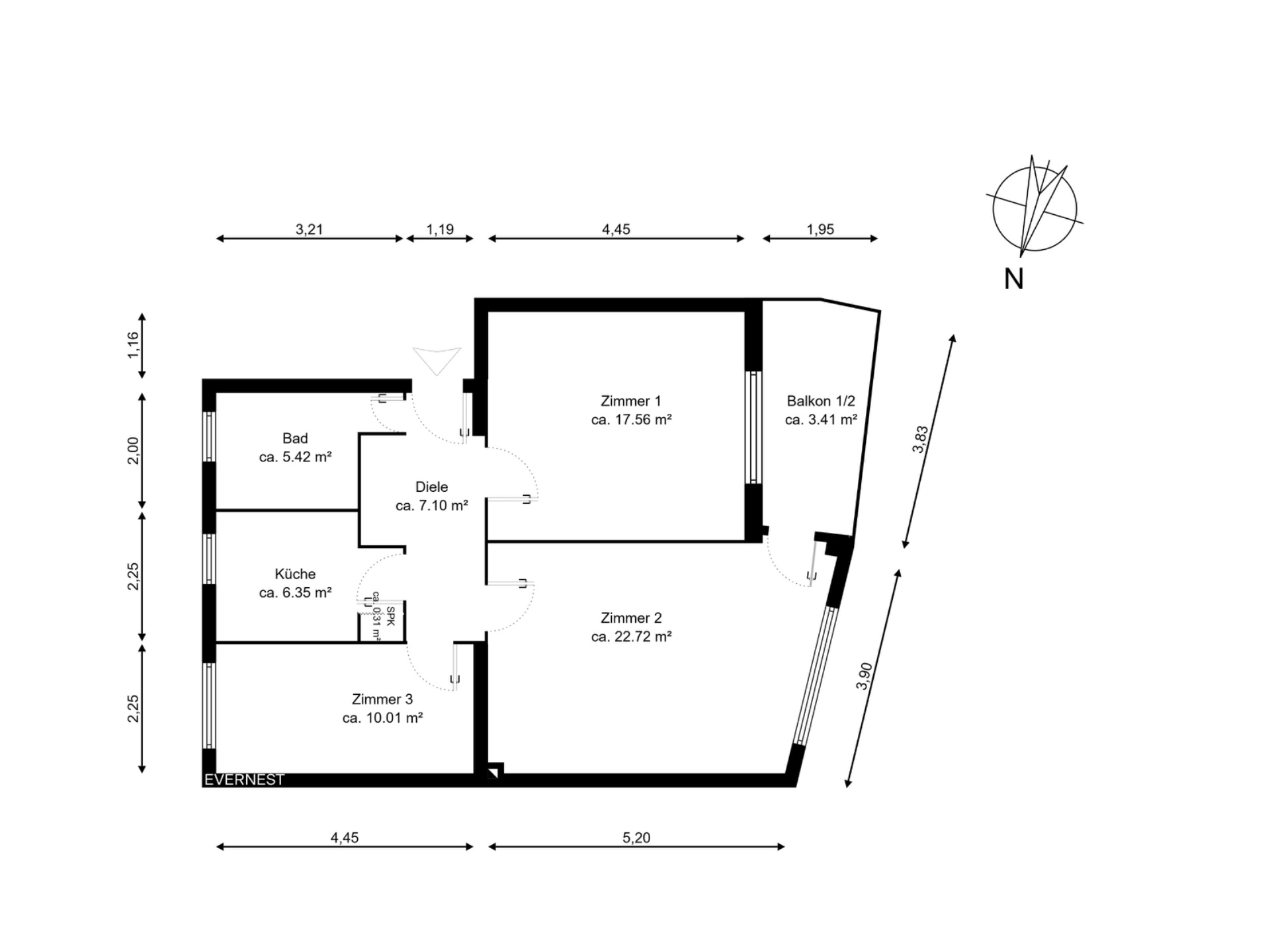Grundriss einer Wohnung mit drei Zimmern, Küche, Bad und Balkon, inklusive Maßen.