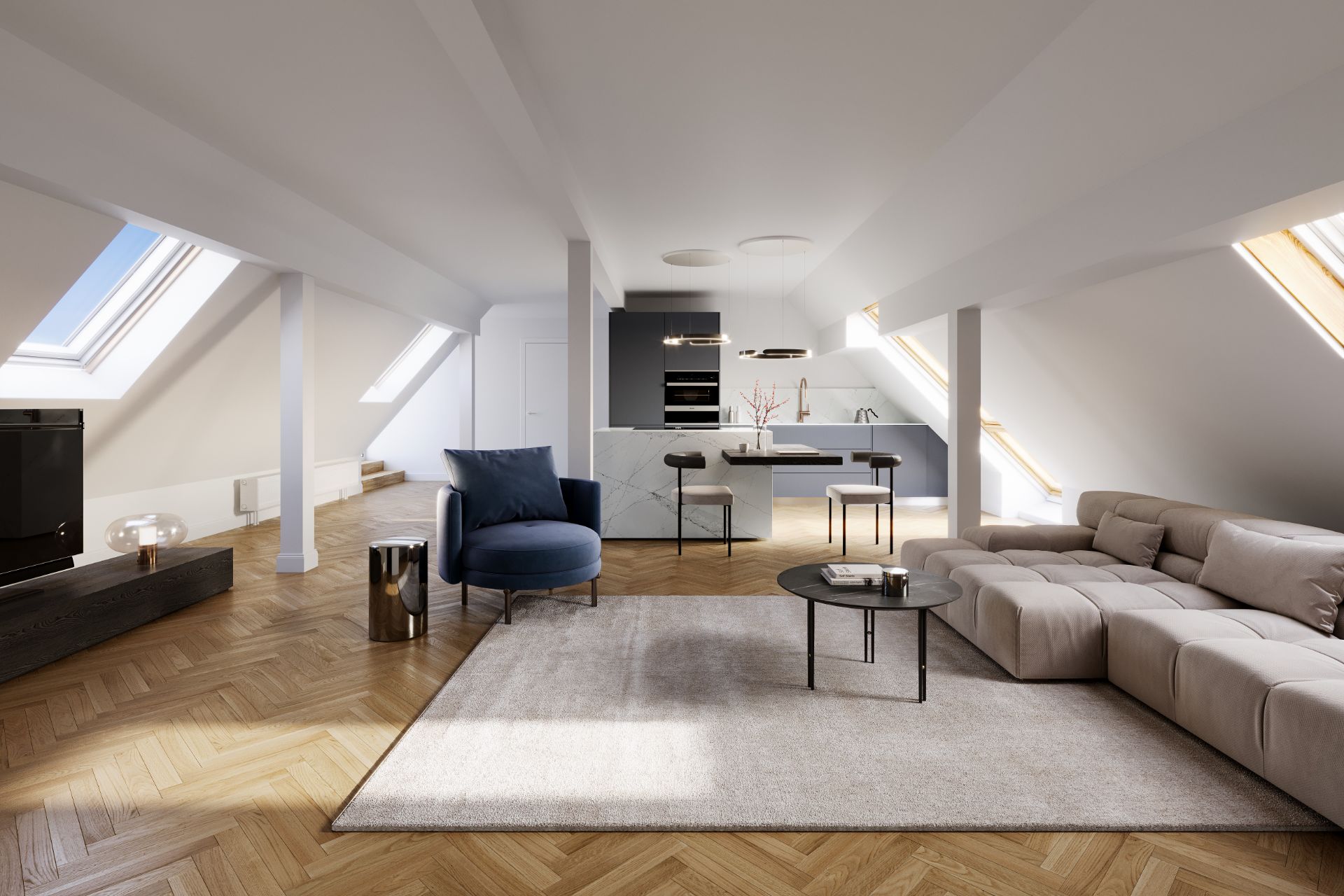 Helles Wohnzimmer mit Sofa, Sessel, Teppich und offener Küche unter Dachschrägen.