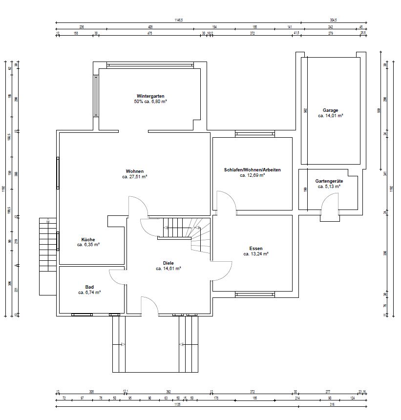 Grundriss eines Hauses mit Räumen wie Wohnen, Küche, Bad, Essen, Garage und Wintergarten.
