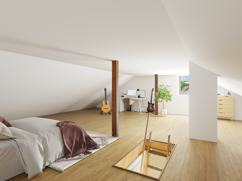 Helles Dachgeschosszimmer mit Bett, Schreibtisch, Musikinstrumenten und Pflanze.