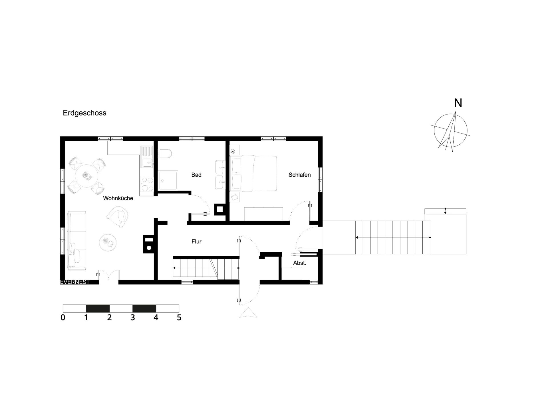 Grundriss des Erdgeschosses mit Wohnküche, Bad, Schlafzimmer, Flur und Abstellraum.